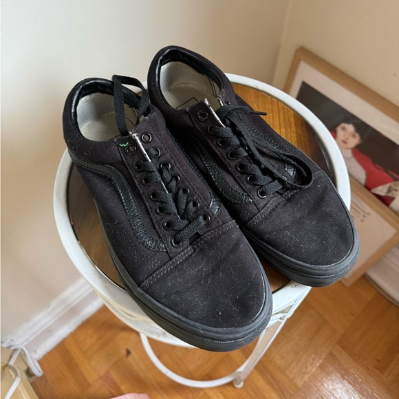 Vans Old Skool Black Canvas Shoe - Picture 1 of 3